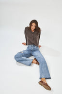 Jeans baggy-dad Lény ANA & LUCY bleu clair délavé avec détails usés au genou.
