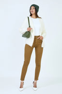 Pantalon slim effet push-up de couleur ocre par ANA & LUCY