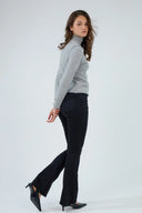 Pantalon flare noir coupe ajustée