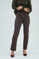 Pantalon straight-leg Emma ANA & LUCY de couleur marron foncé.
