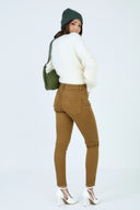 Pantalon slim push-up couleur camel de la marque ANA & LUCY