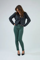 Pantalon slim vert forêt à effet push-up