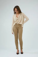 Pantalon slim beige de coupe push-up par ANA & LUCY