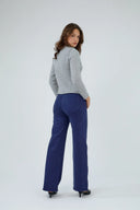 Pantalon large bleu marine Natalia à coupe fluide.