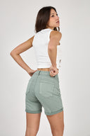 Schmale „Carmella“-Shorts