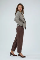 Jean barrel cropped marron de coupe large par ANA & LUCY