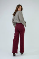 Pantalon wide Natalia ANA & LUCY de couleur bordeaux, vue de dos.